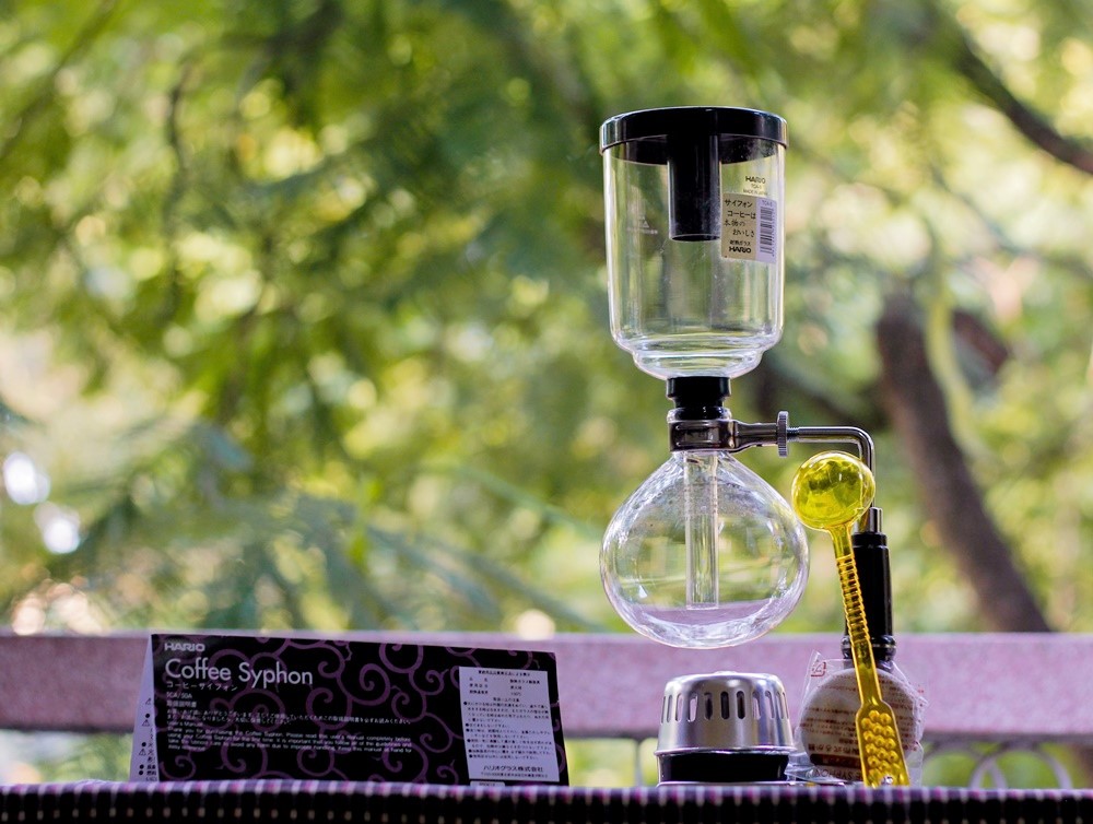 Bộ dụng cụ và bình Syphon